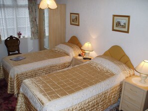 Room - Coppers End Guest House (Muckley Corner)