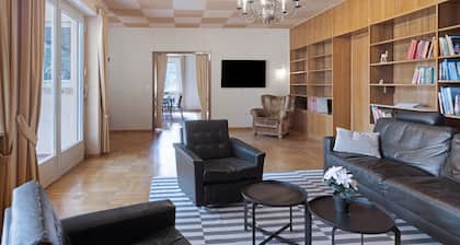 Villa 'Donau One' with Mountain View, Private Terrace and Wi-Fi