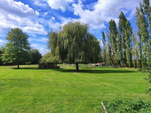 Property grounds - L'Orée du Puy, bed and breakfast and gîte for 15 people, 15min from Puy du Fou (Les Herbiers)