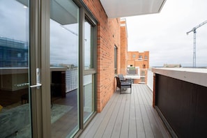 Terrace/patio - 2 Bed Flat - Sleeps 6 - Parking - Wifi (London)