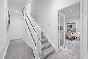 Interior - Loch Lomond Hillside Retreat (Alexandria)