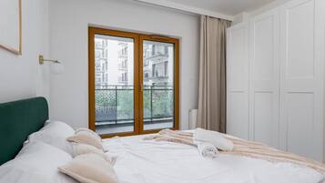Comfort Apartment, Balcony, Courtyard View | Iron/ironing board, free WiFi