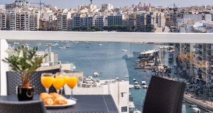 2BR Penthouse with Private Terrace and Sea Views!