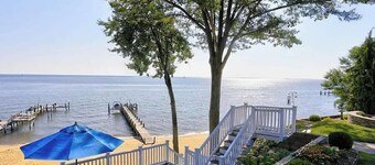 A Coastal Retreat on the Chesapeake Bay