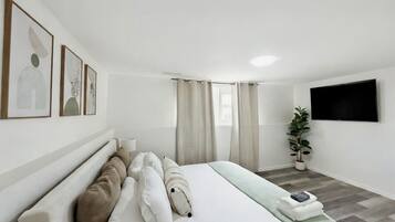 4 chambres, fer et planche à repasser, Wi-Fi, draps fournis