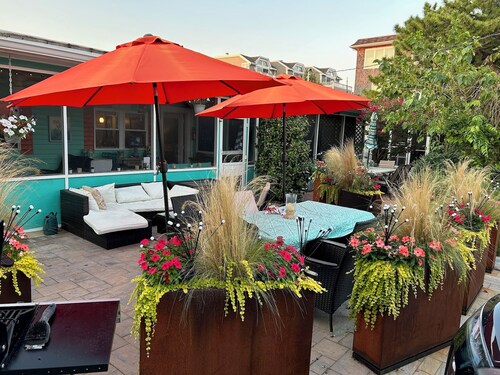 Dewey Beach Cottage 40 yards from the BEACH!  Pet friendly!