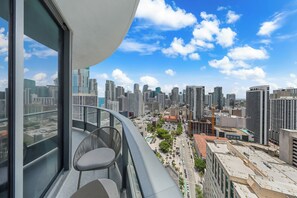 Apartment, 1 Bedroom, City View | Balcony - 501 First Bayfront (Miami)