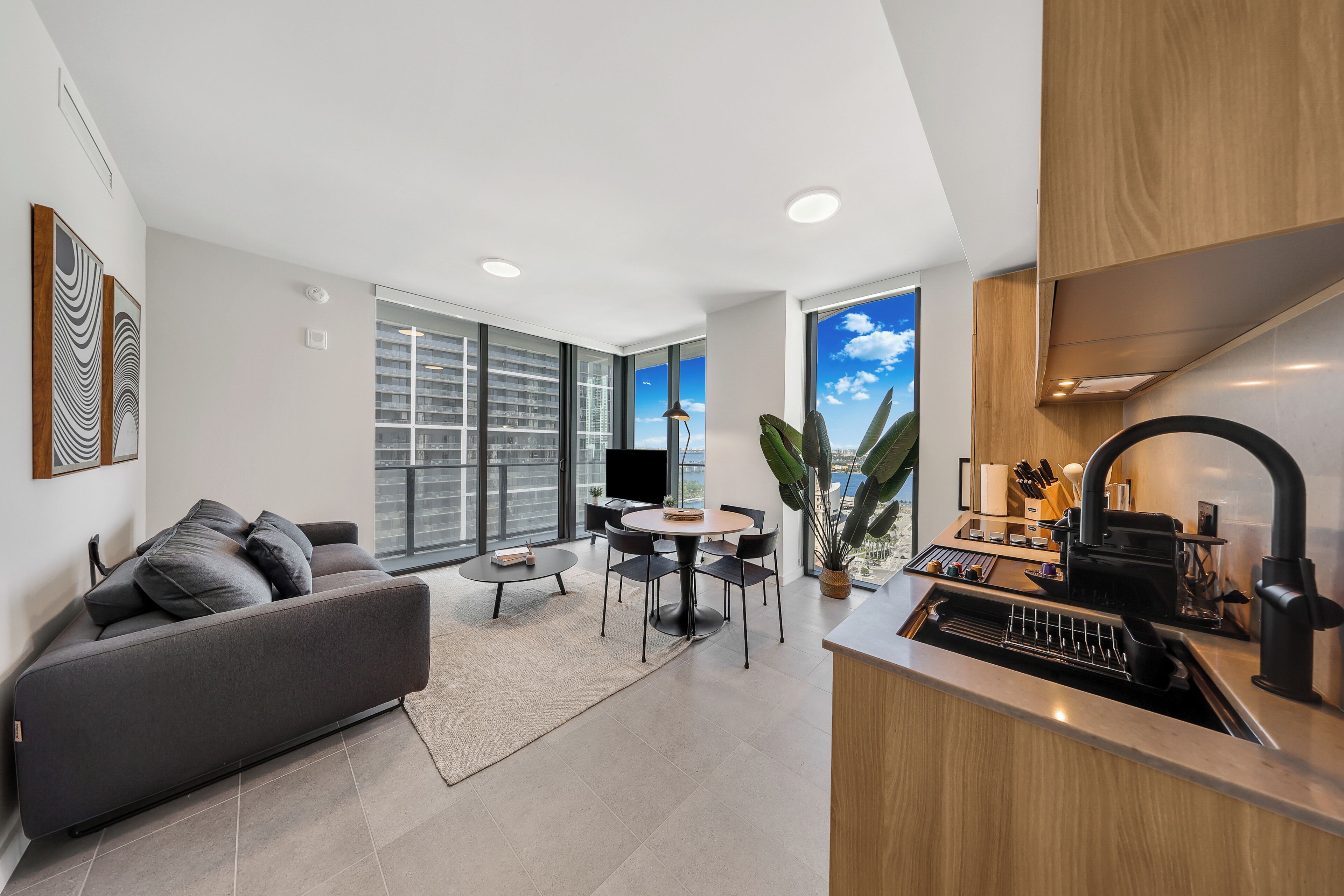 Apartment, 2 Bedrooms, City View | Living area