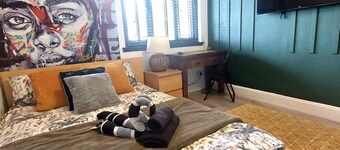 Modern room in the heart of East Kilbride  30mins from Glasgow City