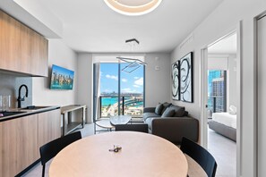 Appartement, 1 slaapkamer, uitzicht op de stad | Dineerruimte