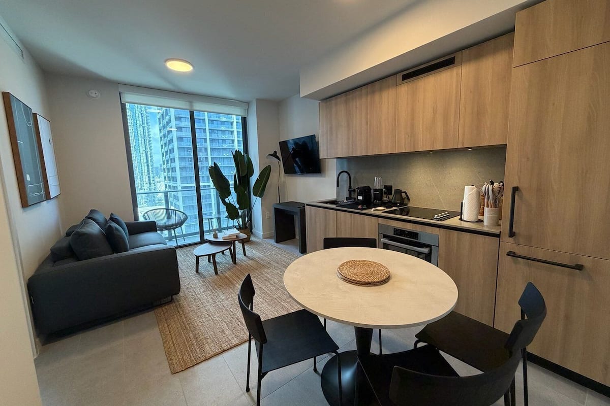 Apartment, City View | Living area