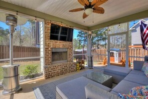 Terrace/patio - Beautiful 4-bedroom house just minutes from the Master’s Tournament! (Martinez)