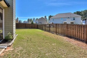 Property grounds - Beautiful 4-bedroom house just minutes from the Master’s Tournament! (Martinez)