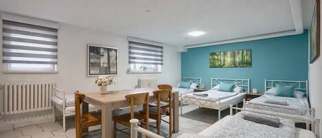 Basic Studio, Kitchen | Living area