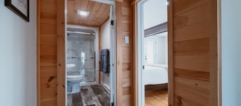 Signal Hill Lookout | 2 Bed 2 Bath | Harbour View