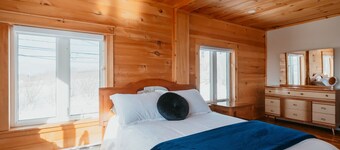 Signal Hill Lookout | 2 Bed 2 Bath | Harbour View