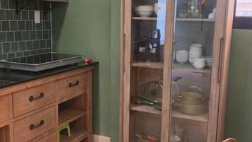 Standard Townhome, City View | Private kitchen