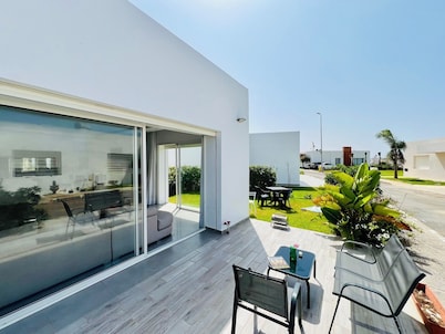 Val d'Or 3BR - Garden & Beach Access