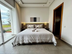 3 chambres, fer et planche à repasser, lit parapluie, Wi-Fi gratuit