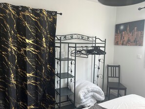 Room - Erdivines – Ma Bro, La Suite, newly renovated studio, sleeps 2–4 – Erdeven (Erdeven)
