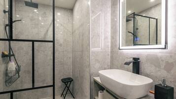 Shower, towels