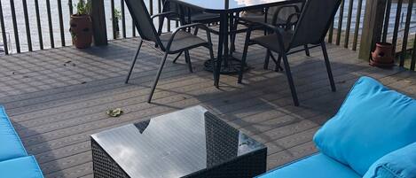 屋外ダイニングエリア