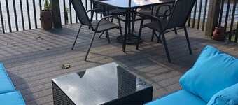 Derby Winner Pad / 3-bedroom Apartment / Beautiful Prospect Riverfront