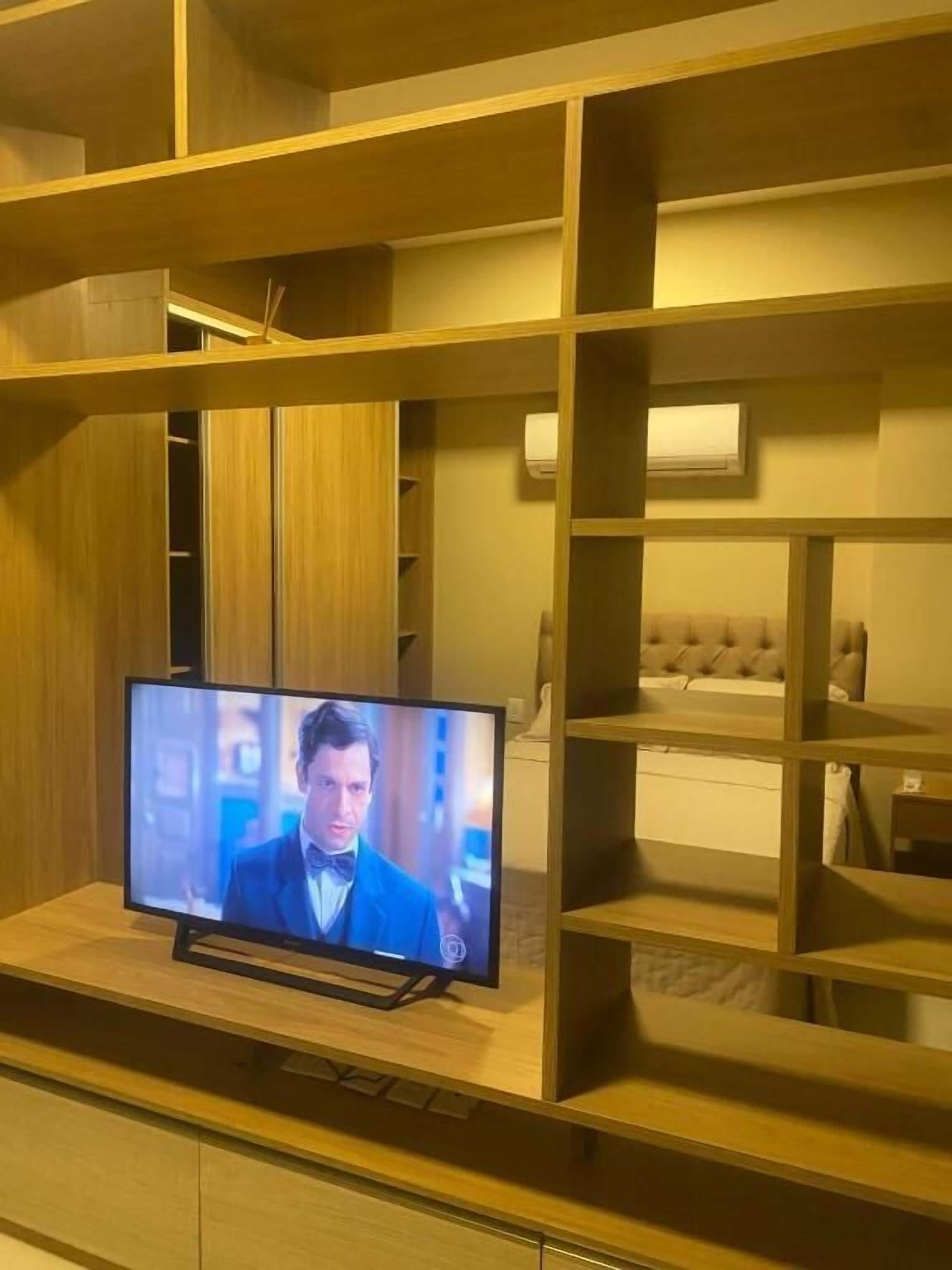 Apartment, Balcony, City View