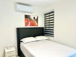 1 bedroom, Internet, bed sheets - Mini Home 0 (Santiago de los Caballeros)