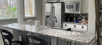 3-bedroom Pet-Friendly Home Near River & Casinos