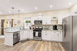 Private kitchen - Tudor Lux (East Lansdowne)
