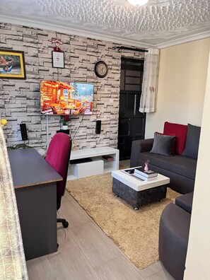 Smart TV - Cozy & Stylish one bedroom with a balcony (Ruiru)
