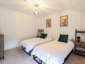 Bedroom 2 - Sally's Barn PG Farm (Weston Rhyn)