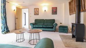 Living area - Sally's Barn PG Farm (Weston Rhyn)