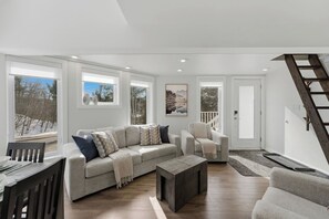 Smart TV - Mountain Tremblant Ski-In/Ski-Out Condo (Mont-Tremblant)