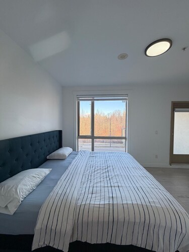 Spacious and Comfortable 3-bedroom 2-bathroom apartment