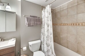 Hair dryer, towels - Buena Vista Retreat - Close to MTB and River Walk (Buena Vista)