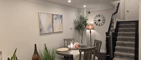 House, 2 Bedrooms | Dining room