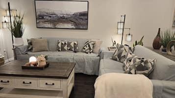 House, 2 Bedrooms | Living room