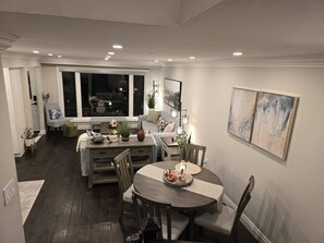 House, 2 Bedrooms | Dining room