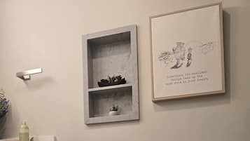 House, 2 Bedrooms | Bathroom