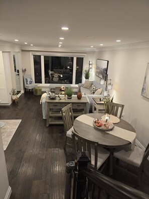 บ้านพัก, 2 ห้องนอน | ห้องรับประทานอาหาร