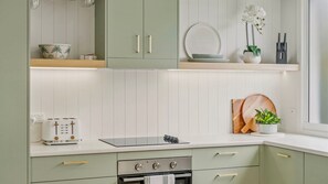 Private kitchen - Thirty Eight - Close to beach and river (North Havne)