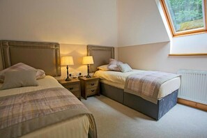 Room - Lochiel Apartment Self Catering (Fort William)