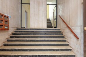 Interior - Apartment 'Home Experience - Perla Grigia' with Air Conditioning (Bari)