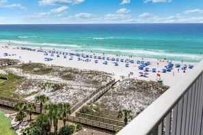 On the beach - Mainsail 273 - Gulf-Front, Wonderful Onsite Amenities, Free Beach Service! (Miramar Beach)