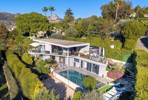 Exterior - Luxury, Comfort & Modern Living – Perfect for 10 Guests (Fully Air-conditioned) (Vence)