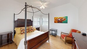 Room - Luxury Living with Private Pool & Movie Theater (Bryan)