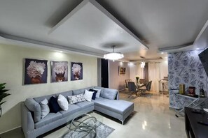 Living area - Luxury Penthouse/private Jacuzzi/BBQ Terraza Bar in Santo Domingo Este (Santo Domingo Este)