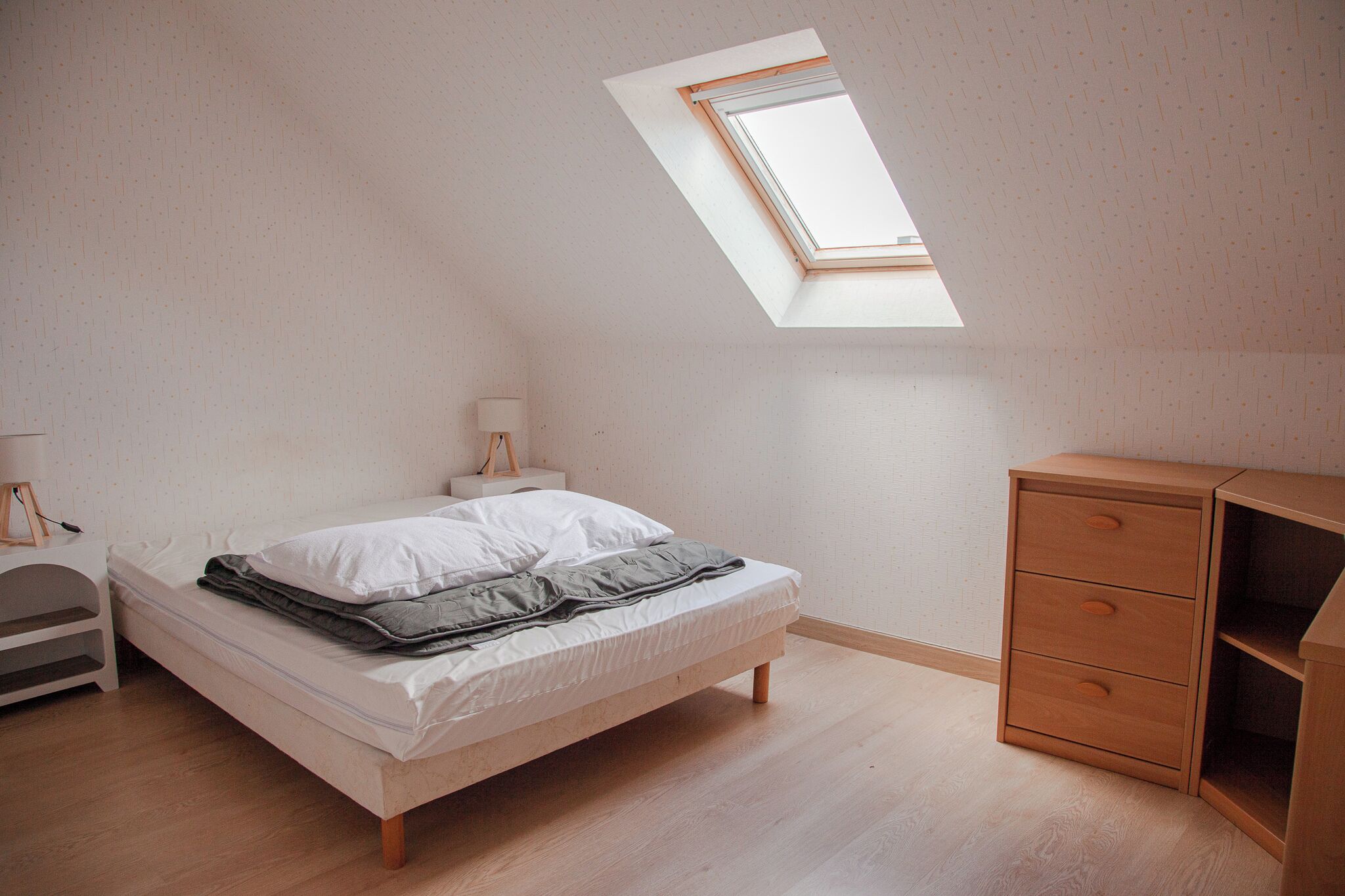 4 chambres, fer et planche à repasser, Wi-Fi, draps fournis